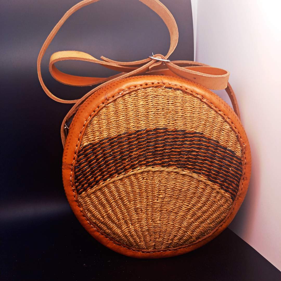 Circle hot sale woven bag